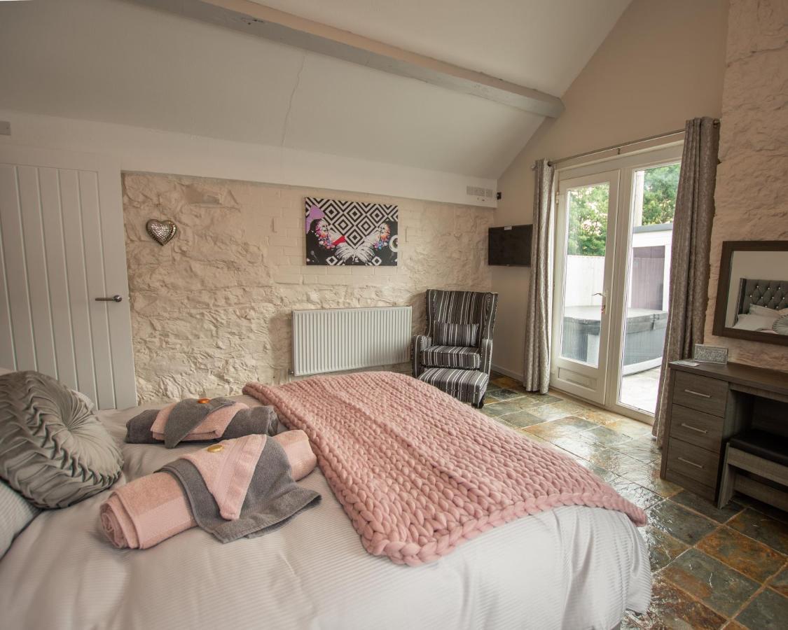 Dwylig Isa Holiday Cottages Rhuddlan 外观 照片