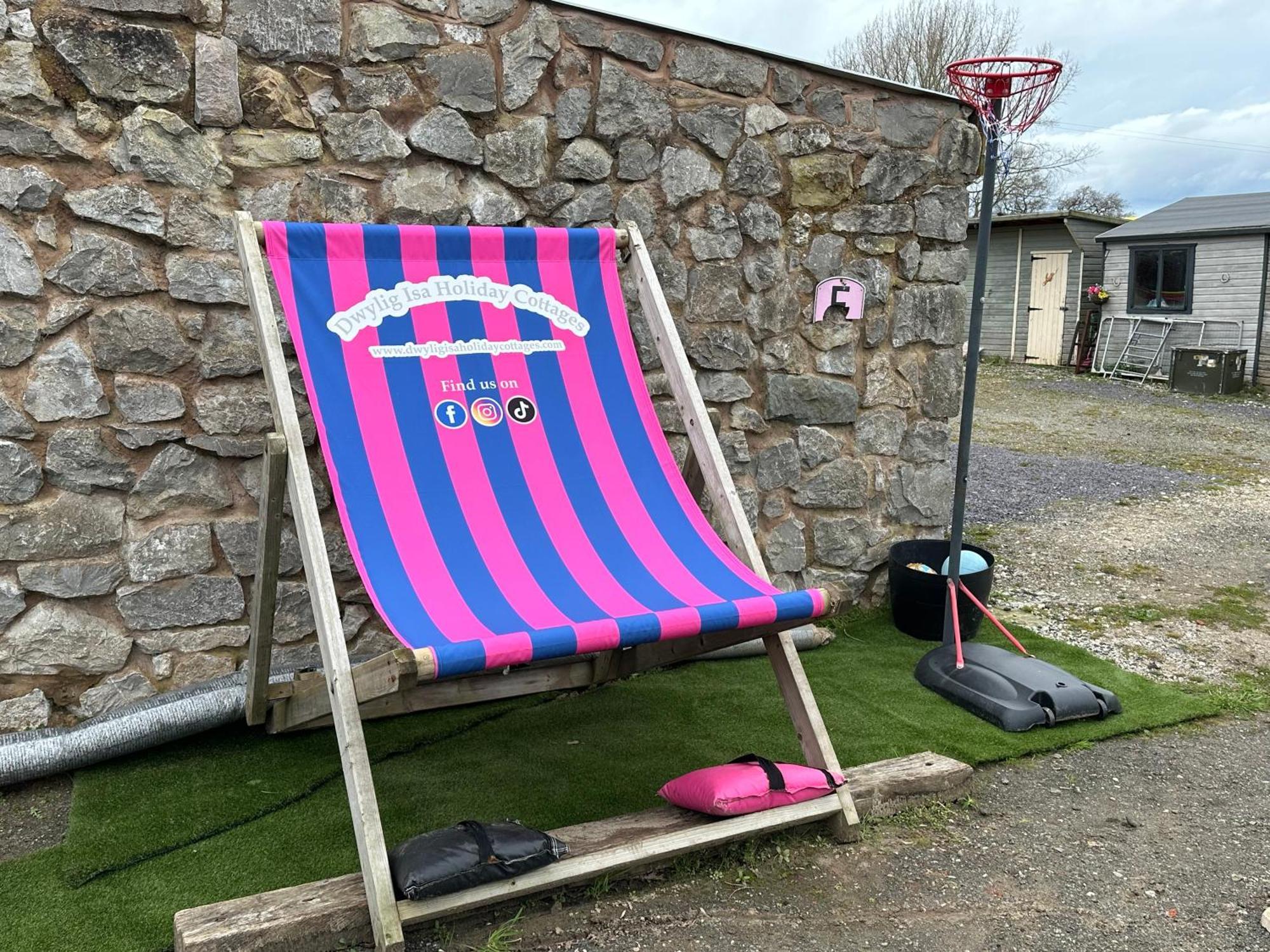 Dwylig Isa Holiday Cottages Rhuddlan 外观 照片