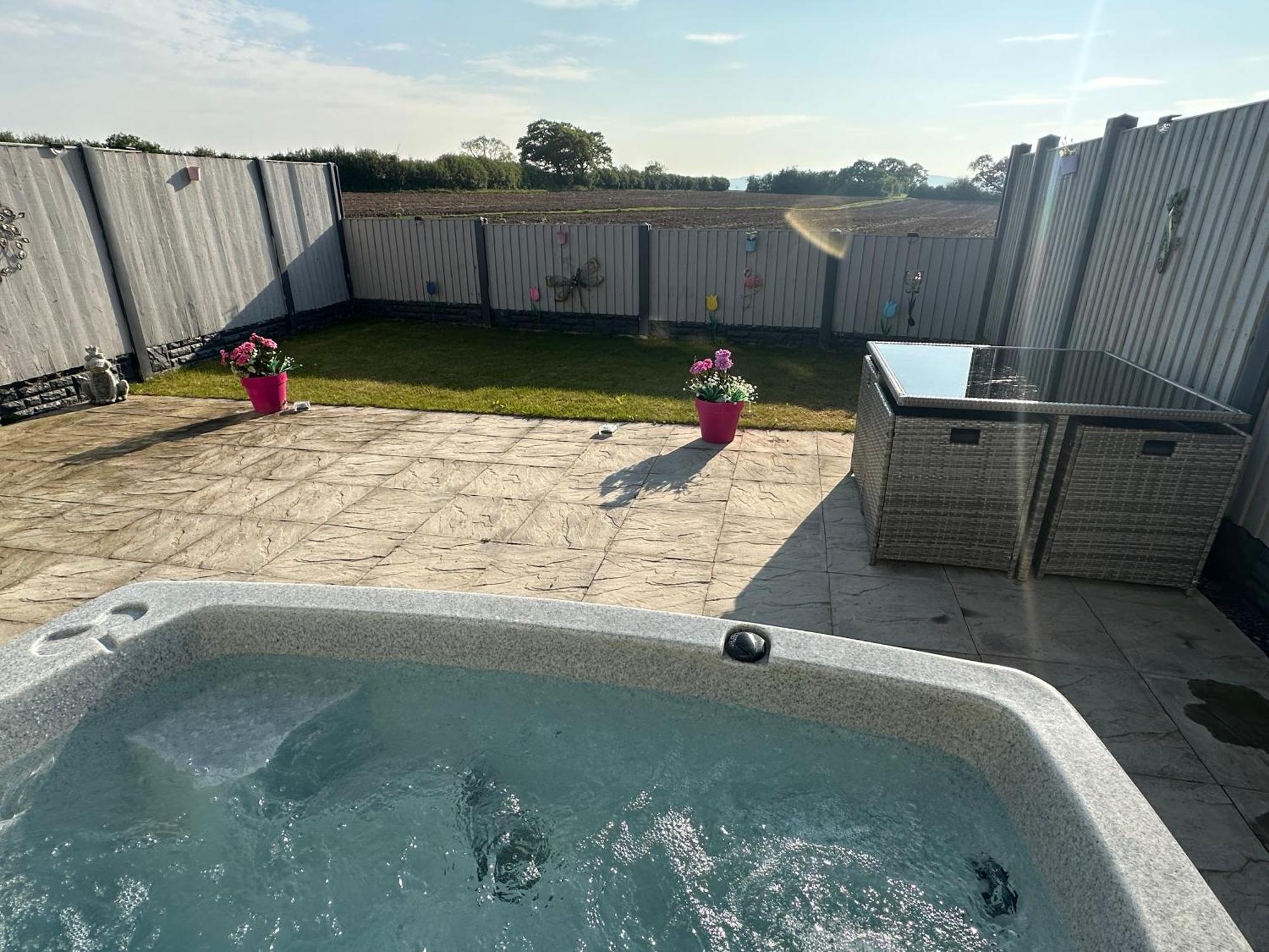 Dwylig Isa Holiday Cottages Rhuddlan 客房 照片