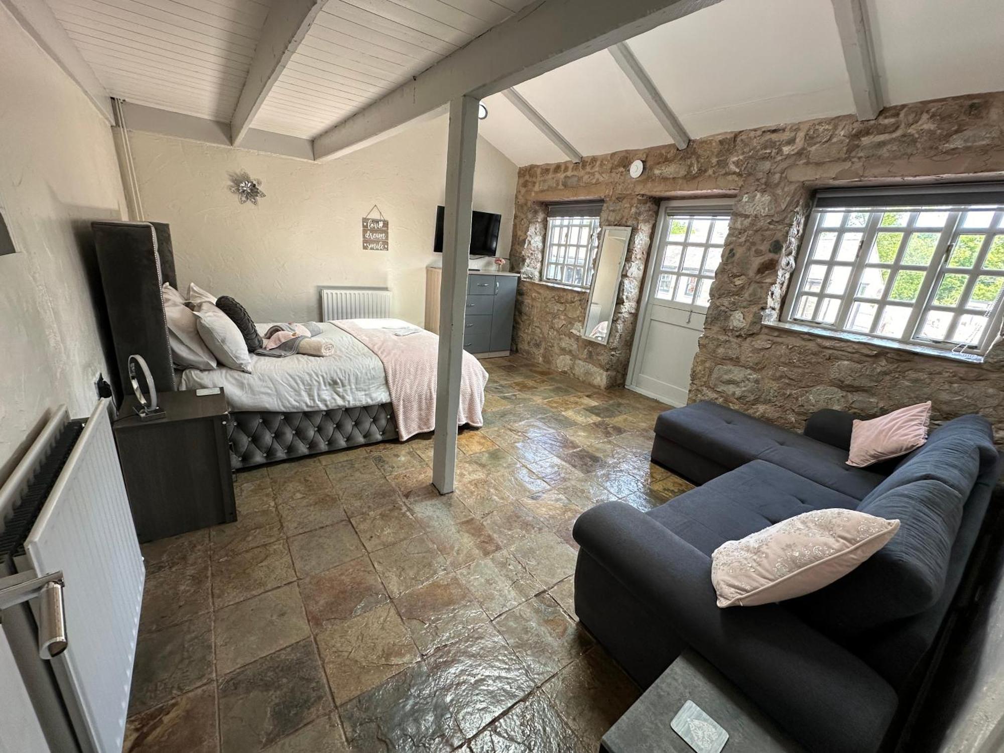Dwylig Isa Holiday Cottages Rhuddlan 外观 照片