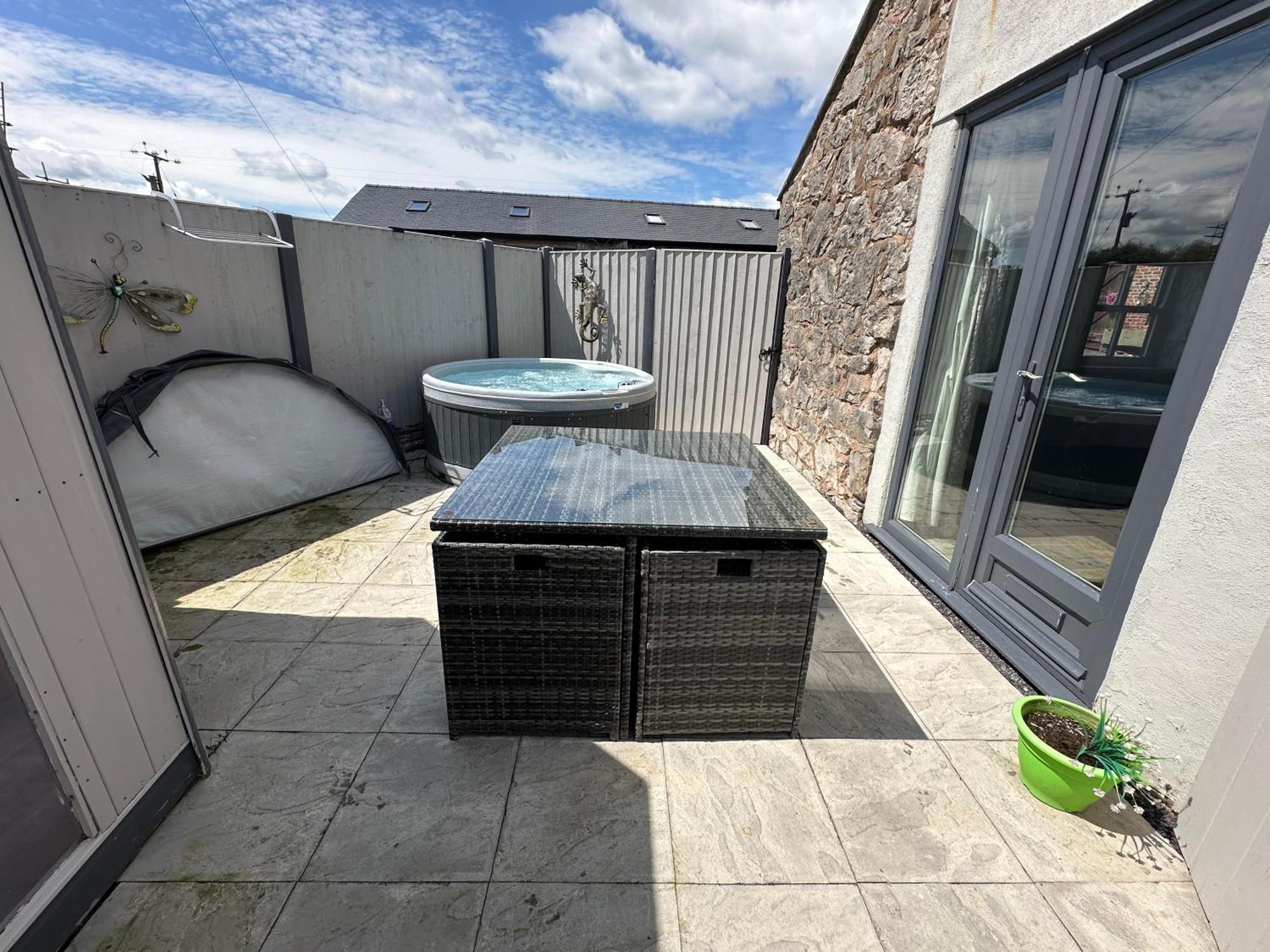 Dwylig Isa Holiday Cottages Rhuddlan 外观 照片