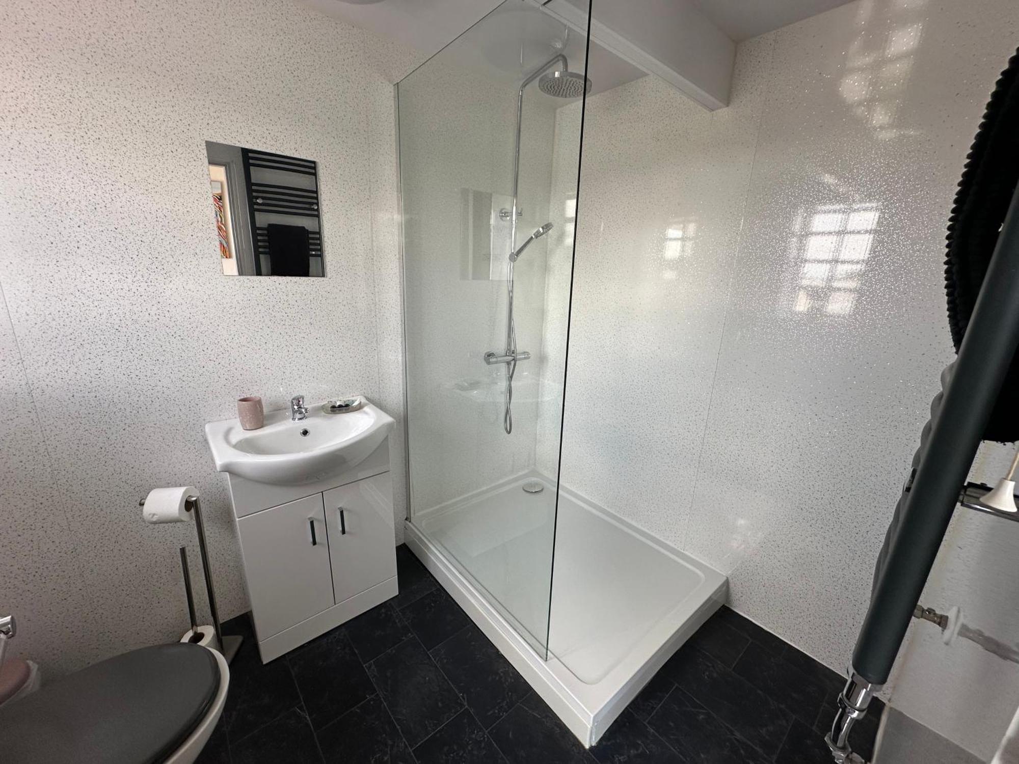 Dwylig Isa Holiday Cottages Rhuddlan 外观 照片